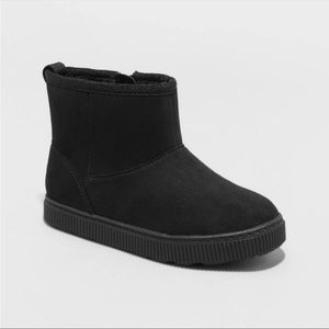 Cat and Jack size 8 toddler boots